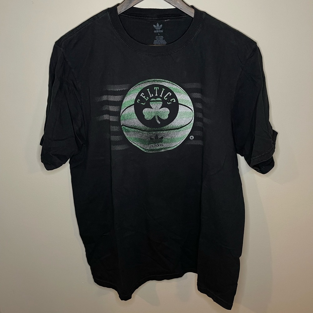 Boston Celtics - faded black retro NBA basketball tee - adidas - size L